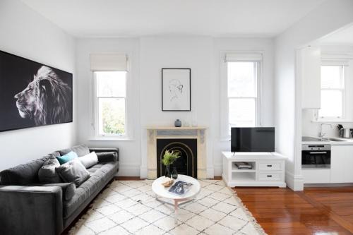 Cosy nook in inner-city Victorian mansion