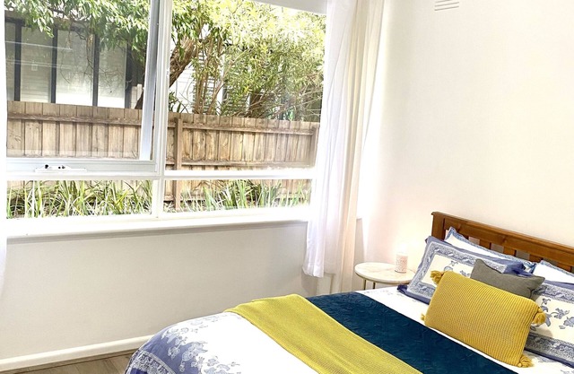 Cosy one bedroom apartment in Windsor in a quiet street. Pet friendly n