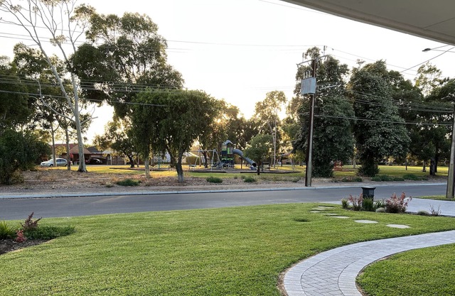 Cosy Parkside Cottage @ Henley Beach