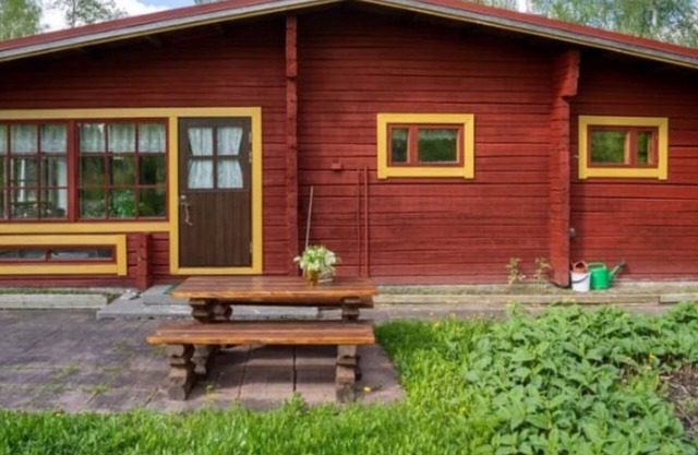 Cosy Red log cabin for a family by a beautiful Finnish lake!