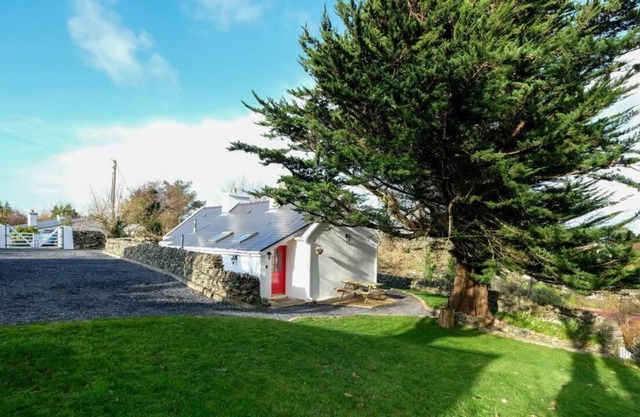 Cosy renovated cottage at the foot of Croagh Patrick with stunning surroundings