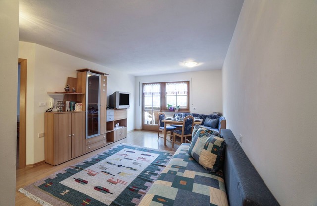 Cosy Strickerhof Apartment 2 with Mountain View & Balcony