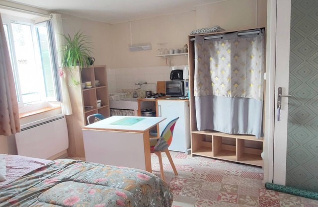 Cosy studio with river view