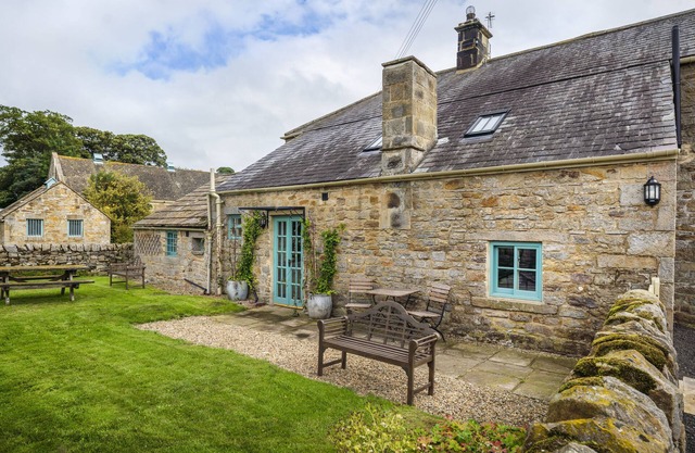 Cosy, stylish country cottage - Coach House