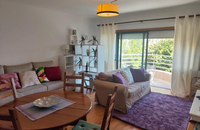 Cosy sunny flat between center and beach