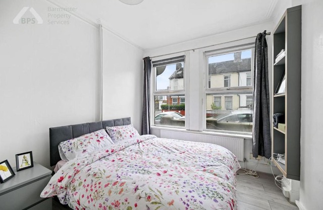 Cosy Tottenham Apartment sleeps 4