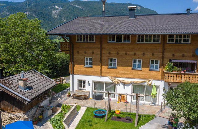 Cosy vacation home with lift, near ski lift