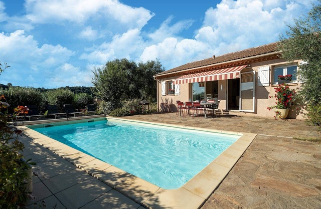 Cosy villa in Montouliers with private pool