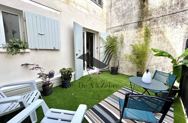 Côté Cour - Located in the heart of the city + exterior