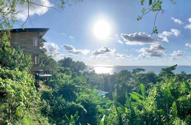 Cotinga Nest - King Bed, Ocean View