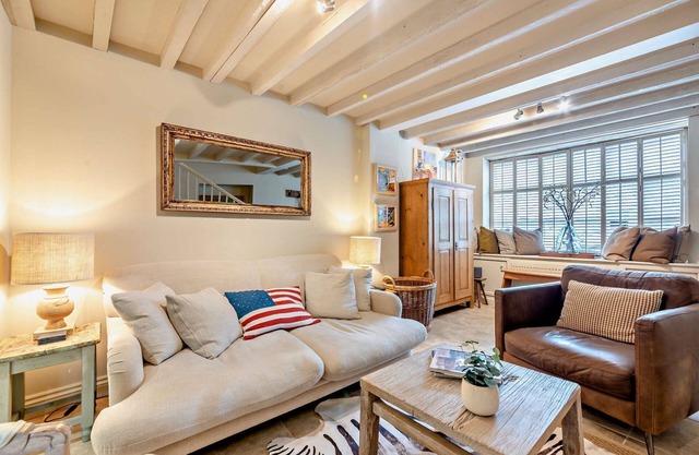 Cotswold holiday cottage with excellent central location - Masters House