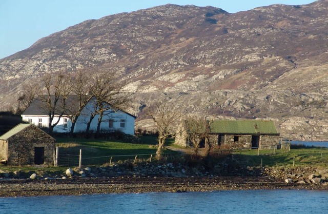 Cottage 101 - Moyard - sleeps 7 guests in 3 bedrooms