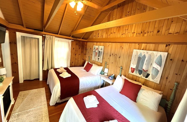 Cottage 11 - Year Round - Pet Friendly - 1 Bed/1 Bath w/Private Courtyard