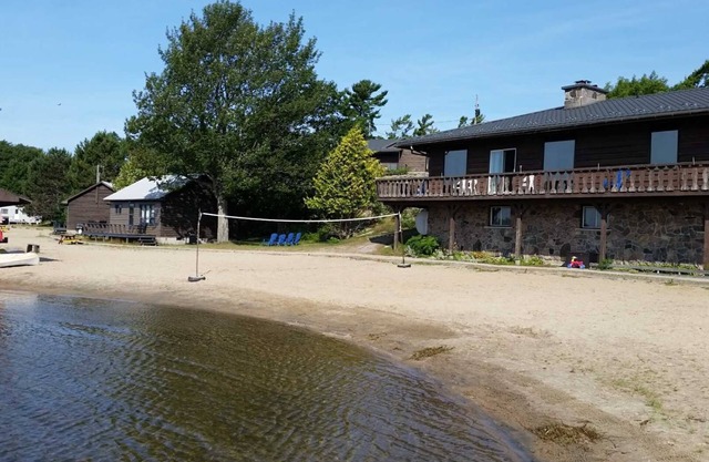 Cottage 12 - Three Bedroom - Katawoda Cottages