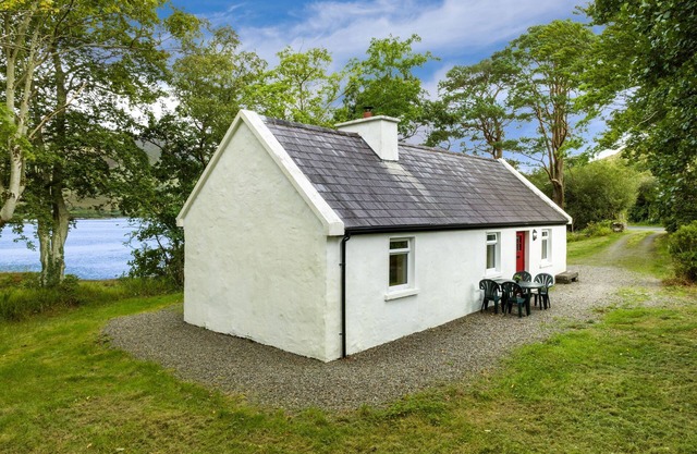 Cottage 194 - Leenane - sleeps 4 guests in 2 bedrooms