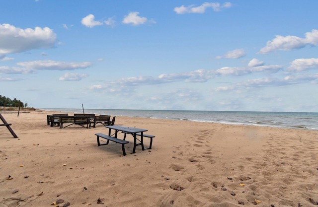 Cottage #2: 2BR/1BA Relaxing Lakefront Retreat!nn