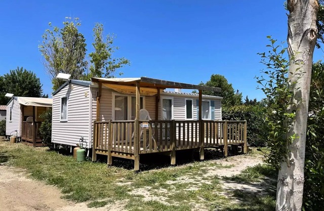 COTTAGE 2 BEDROOMS - with air conditioning sleeps 4