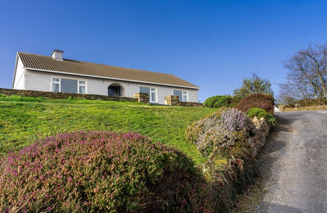 Cottage 479 - Clifden - sleeps 6 guests in 3 bedrooms