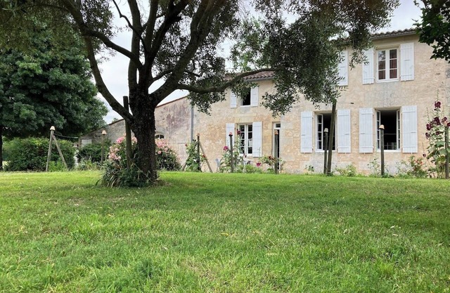 cottage at the door of Saintes