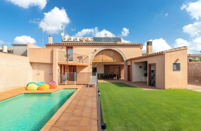Cottage 'Can Centena' with Private Pool, Wi-Fi and Air Conditioning