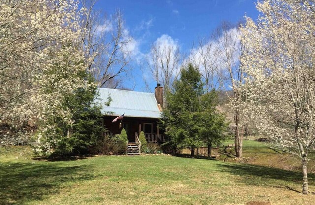 Cottage · Cozy cottage for work & play!
