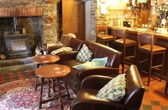 Cottage-Dolau Self-catering-Ensuite