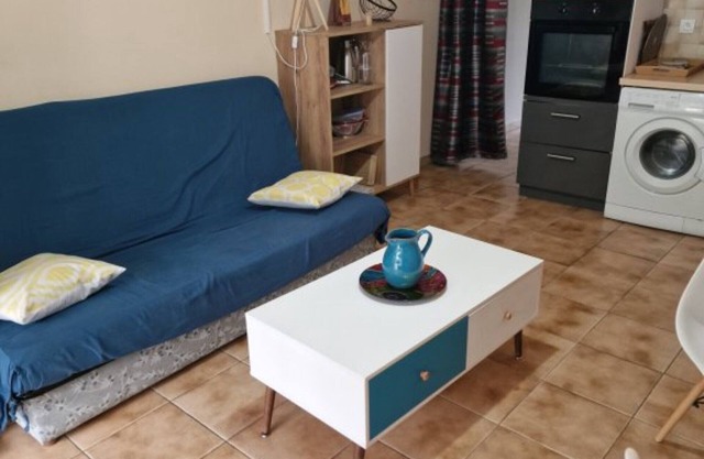 Cottage 'Gite L'Embellido' with Private Terrace, Wi-Fi and Air Conditioning