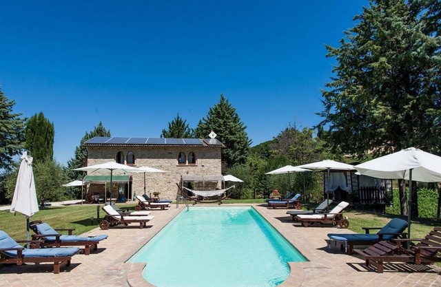 Cottage Gubbio - Two Bedroom Resort, Sleeps 4
