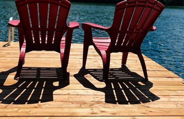 Cottage Hibou. Cozy Waterfront Cottage 45 Mins From Ottawa