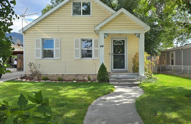 Cottage Home with Temple View