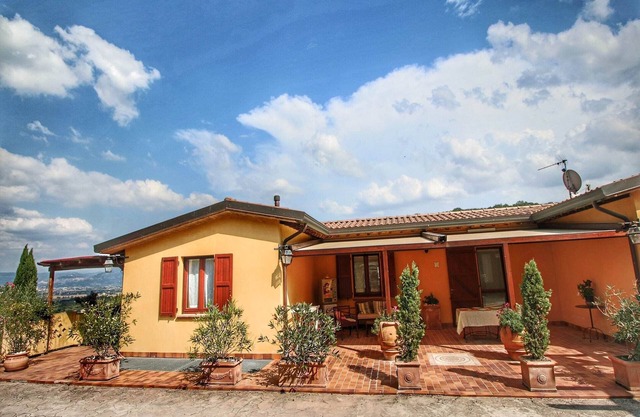 Cottage in Bettona with Pool & Scenic Views