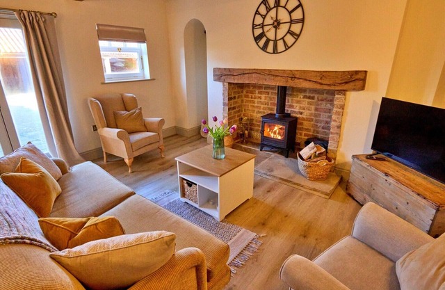 Cottage in Hemingby with Countryside Views