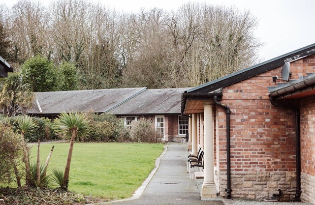 Cottage in Netley Hall with Scenic Trails