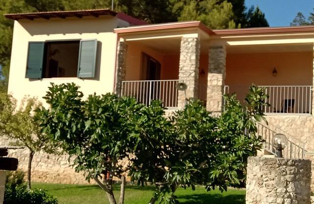Cottage in the countryside, with sea view