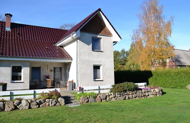 Cottage in the middle of nature, separate entrance, garden - semi-detached house