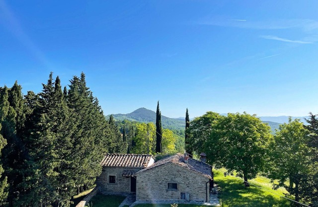 Cottage in Tuscany near Forest and Lake
