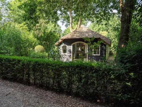Cottage in Veluwe near Speulderbos Forest