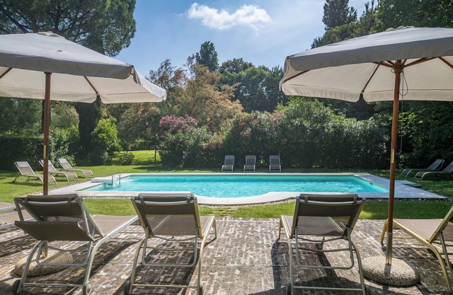 Cottage: surrounded by a wood with a swimming pool close to Rovigo and Venice