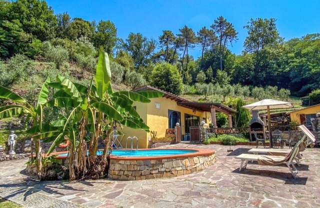 Cottage Tuscany in the hills near Lucca with private pool at exclusive use!