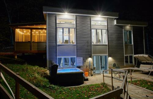 Cottage le Cerf (modern, spa, BBQ, accès lac Lili)