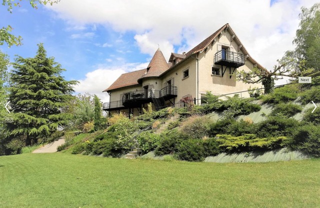 Cottage 'Le Gite De La Tour' with Private Terrace, Private Garden and Wi-Fi