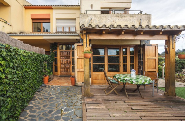 Cottage 'Mussol' with Private Terrace, Balcony and Wi-Fi
