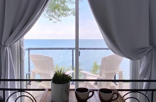COTTAGE NIAGARA DIRECT WATERFRONT