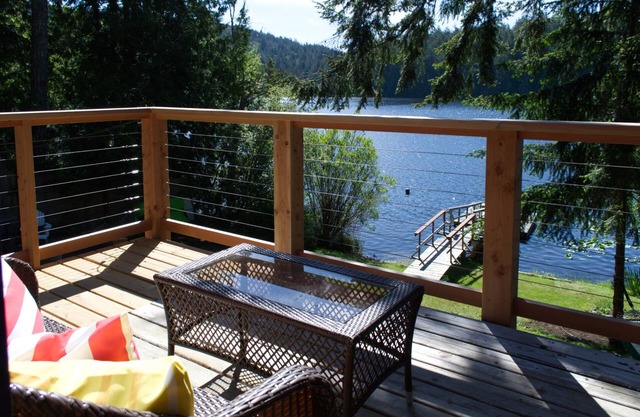 Cottage on Kemp Lake