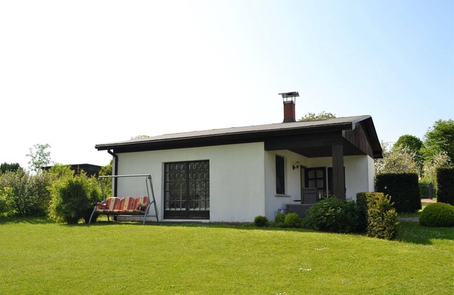 Cottage on the lake on a large plot, fireplace - cottage on the lake