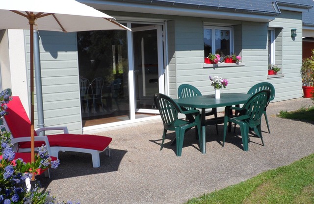 Cottage on the Normandy coast, our dog friends are welcome.