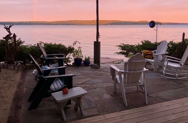 Cottage Perfection on Crystal Lake-Make great family memories!
