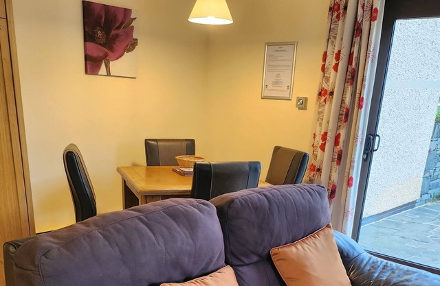 Cottage - sleeps 4, pet friendly