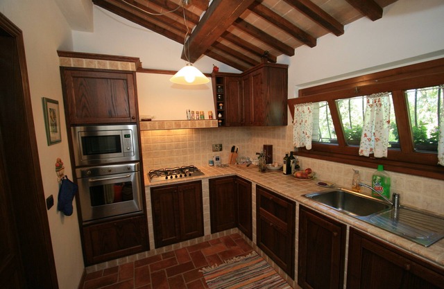 Cottage With Pool in the Countryside Between Woods and Olive Groves