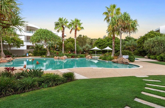 COTTON BEACH APARTMENT 35 - POOL VIEWS